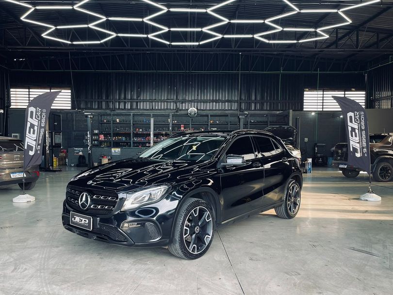 Mercedes GLA 200 Night 1.6. TB 16V Flex Aut.