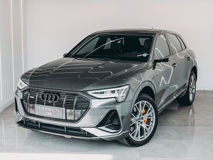 Audi E-TRON Performa. Black Aut. (Elétrico)