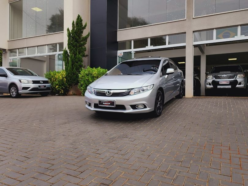 Honda Civic Sedan EXS 1.8/1.8 Flex 16V Aut. 4p