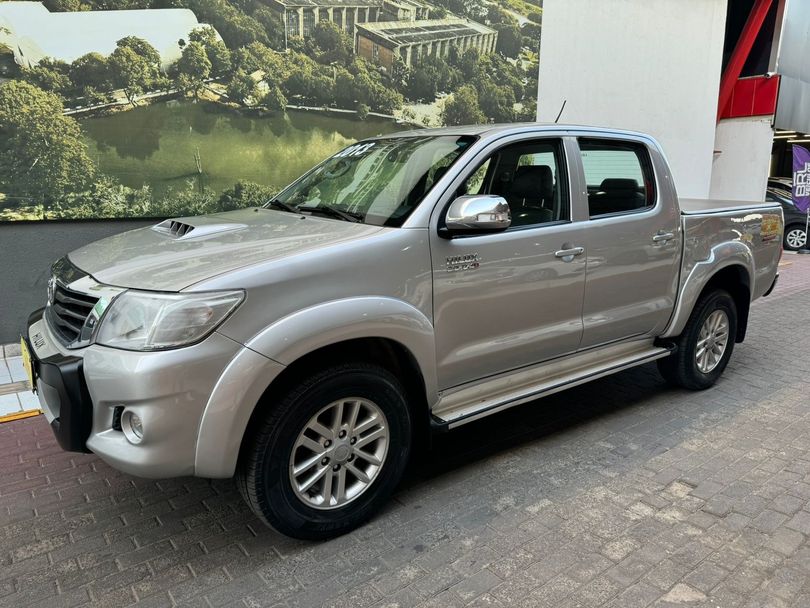 Toyota Hilux CD SRV D4-D 4x4 3.0 TDI Diesel Aut