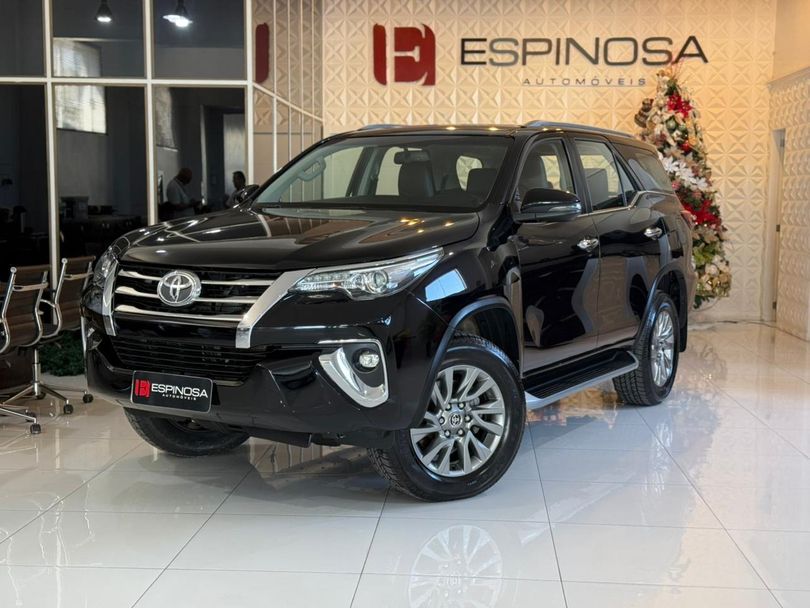 Toyota Hilux SW4 SRX 4x4 2.8 TDI 16V Dies. Aut.