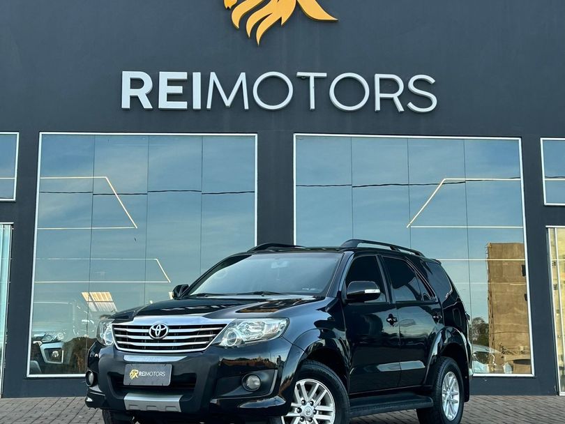 Toyota Hilux SW4 SR 4x2 2.7/ 2.7 Flex 16V Aut.