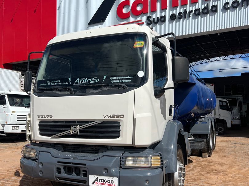 VOLVO VM 260 6x4 2p (diesel)