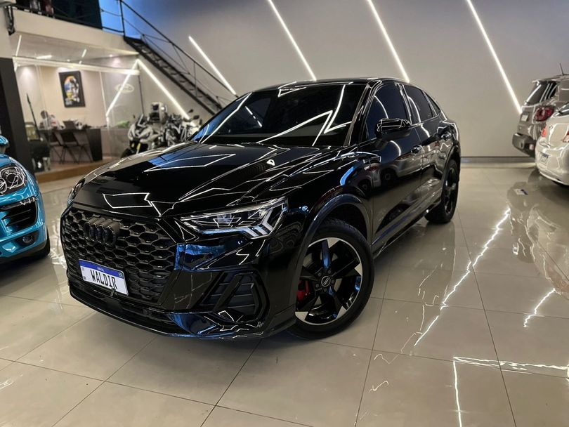 Audi Q3 SPB Perf. Black 2.0 TFSI Tipt. Quat.