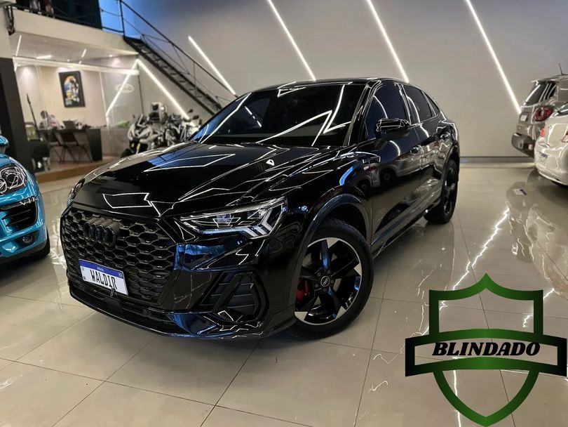 Audi Q3 SPB Perf. Black 2.0 TFSI Tipt. Quat.