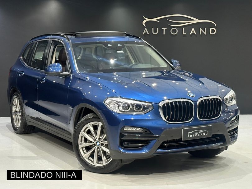 BMW X3 XDRIVE 30e X-Line Turbo Híbrido Aut.