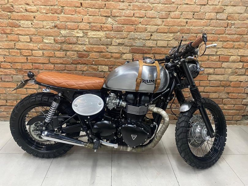 TRIUMPH BONNEVILLE T100 