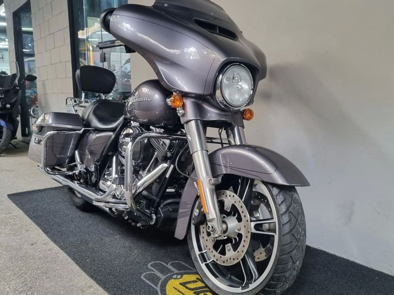 Harley STREET GLIDE SPECIAL FLHXS