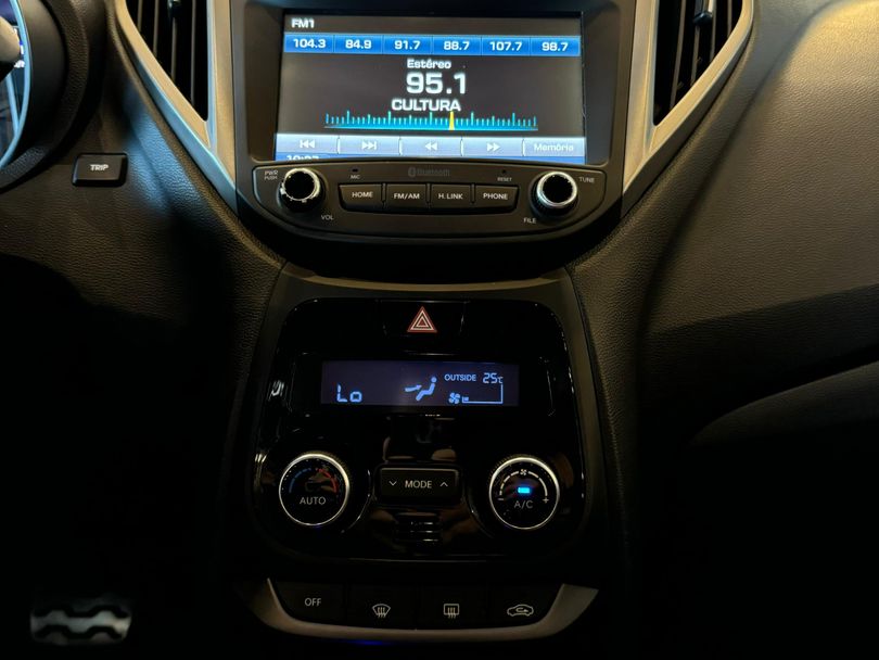 Hyundai HB20X Premium 1.6 Flex 16V Aut.