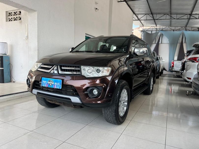 Mitsubishi Pajero HPE 3.2 4x4 T.I. Dies. 5p Aut.