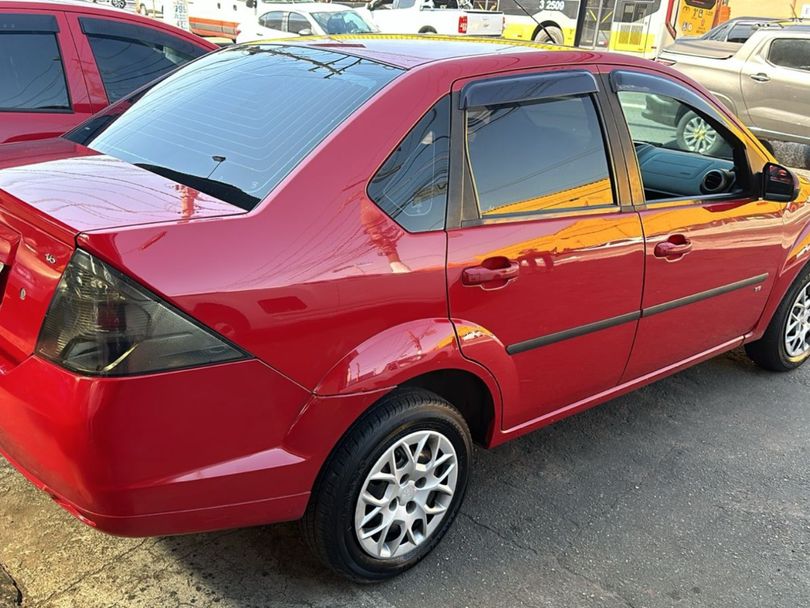 Ford Fiesta Sedan SE 1.6 8V Flex 4p