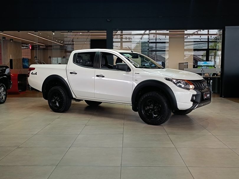 Mitsubishi L200 Triton 2.4 D GL 4WD