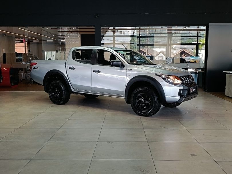 Mitsubishi L200 Triton 2.4 D GLS 4WD (Aut)