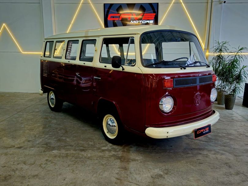 VolksWagen Kombi Standard/ Luxo/ Série Prata