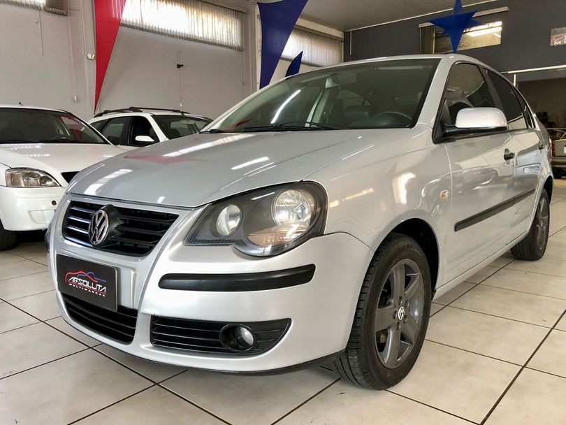 VolksWagen Polo Sedan 1.6 Mi Total Flex 8V 4p