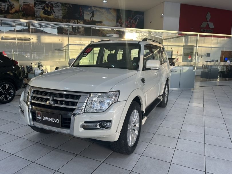Mitsubishi Pajero Full 3.2 DI-D 5D HPE 4WD