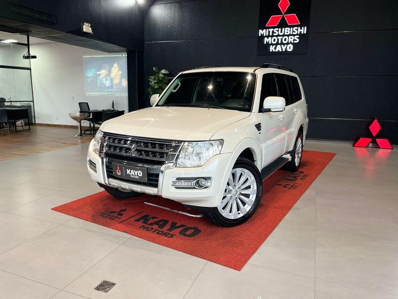 Mitsubishi Pajero Full 3.2 DI-D 5D HPE 4WD