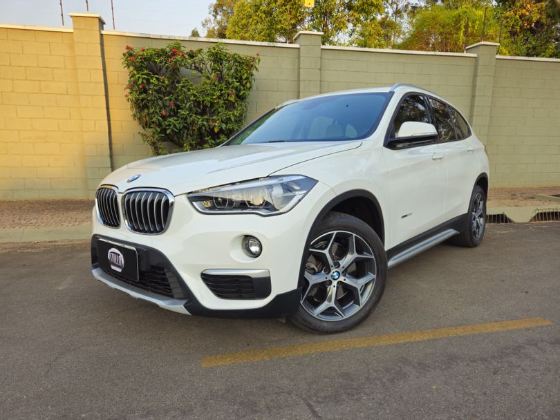 BMW X1 SDRIVE 20i X-Line 2.0 TB Active Flex