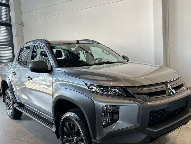 Mitsubishi L200 Trit. S.Out. GLS 2.4 CD Diesel Aut.
