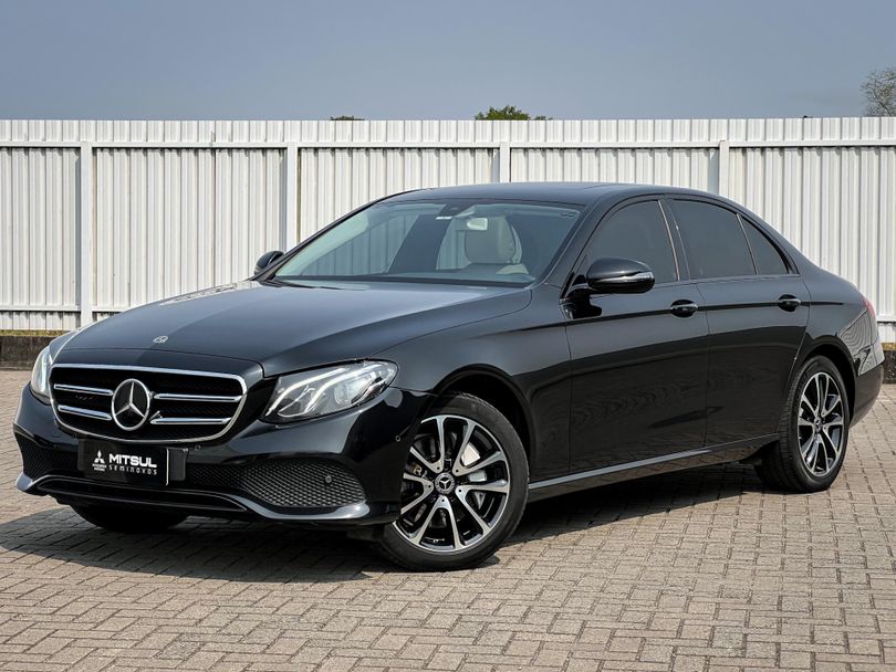 Mercedes E-300 Avantgarde 2.0 TB 258cv Aut.