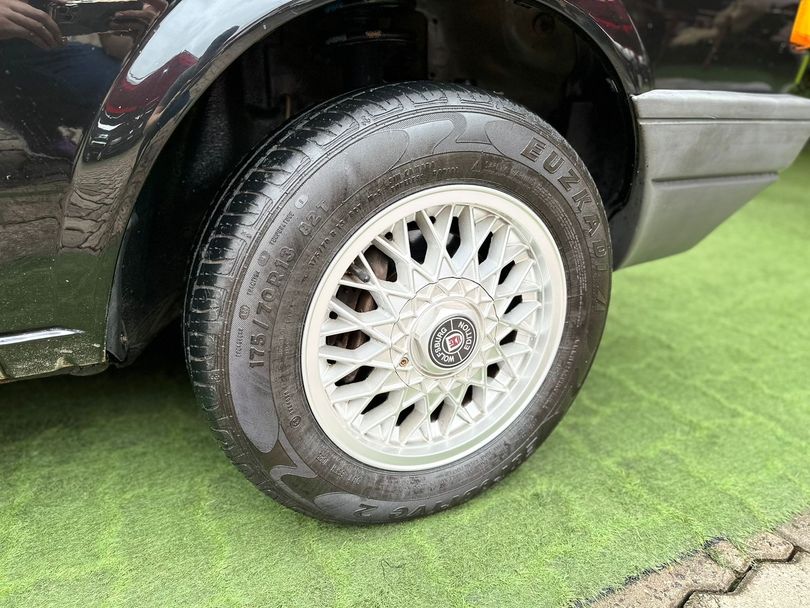 VolksWagen Gol 1000 (modelo antigo)