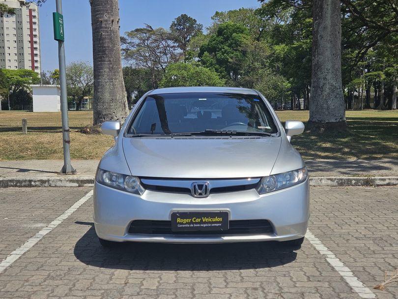 Honda Civic Sedan LXS 1.8/1.8 Flex 16V Aut. 4p