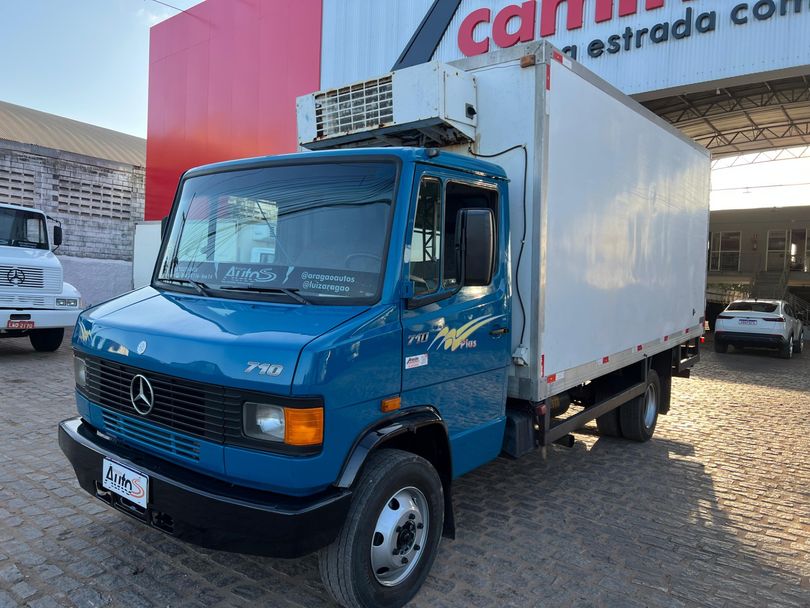 MERCEDES-BENZ 710/ 710 Plus 2p (diesel)