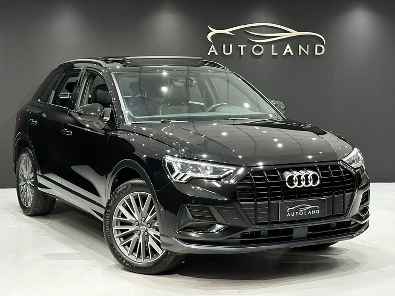 Audi Q3 Black Ed. 1.4 TFSI Flex/Black S-tron.