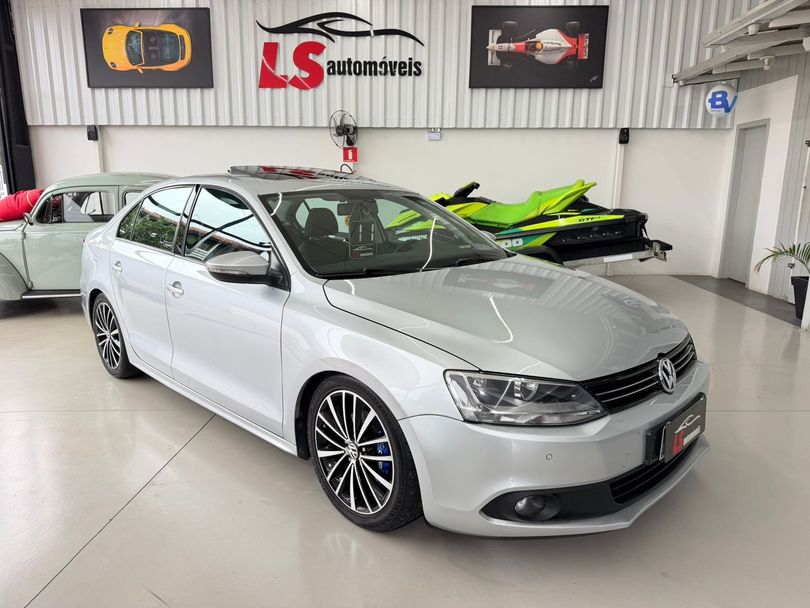 VolksWagen JETTA Comfortline 2.0 T.Flex 8V 4p Tipt.