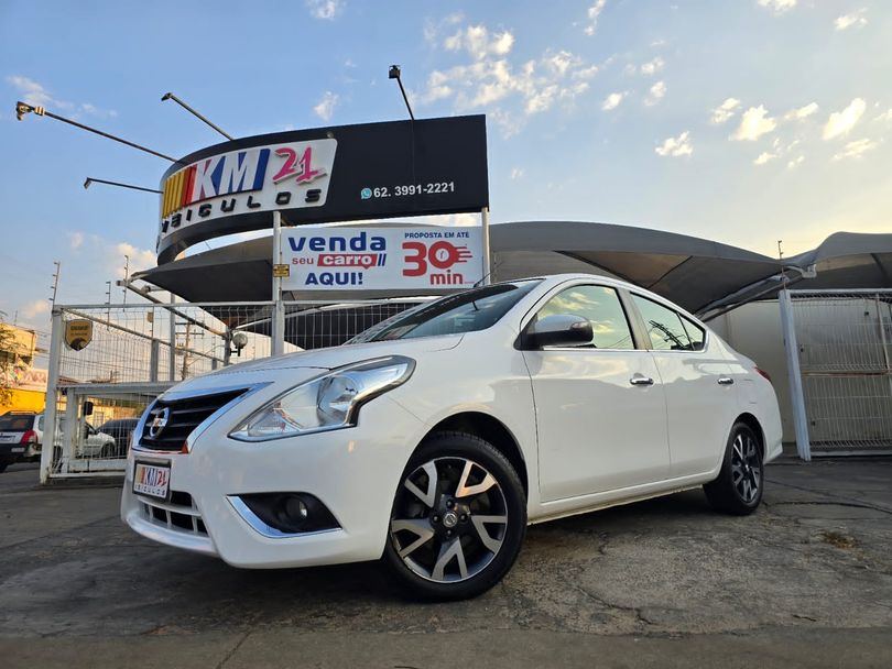 Nissan VERSA SL 1.6 16V FlexStart 4p Aut.