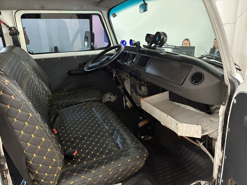 VolksWagen Kombi Lotação 1.4 Mi Total Flex 8V