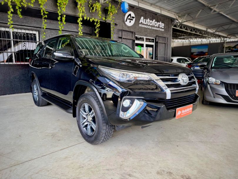 Toyota Hilux SW4 SR 4x2 2.7/ 2.7 Flex 16V Aut.