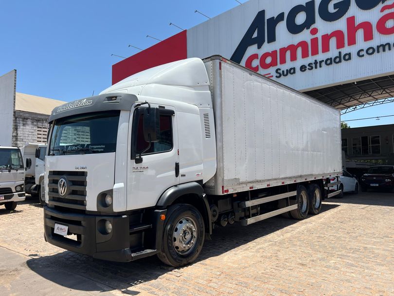 VOLKSWAGEN 24-280 E Constel. 6x2 2p (diesel)(E5)