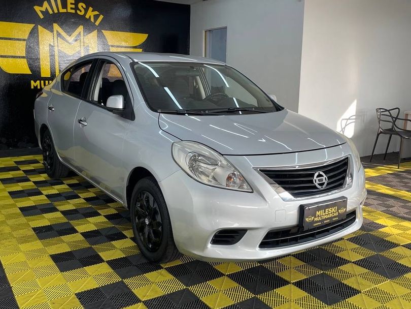 Nissan VERSA SV 1.6 16V Flex Fuel 4p Mec.