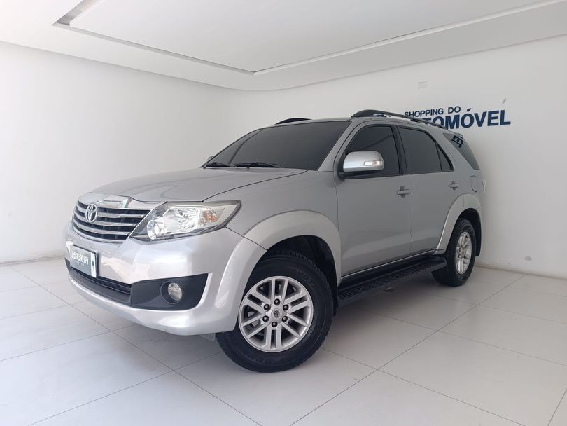 Toyota Hilux SW4 SR 4x2 2.7/ 2.7 Flex 16V Aut.