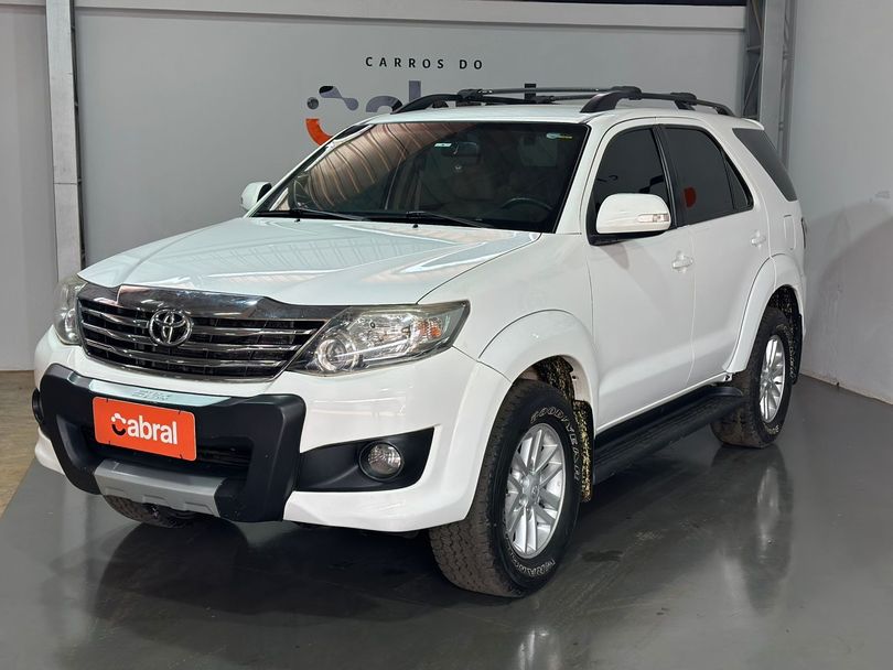 Toyota Hilux SW4 SR 4x2 2.7/2.7 Flex 16V Mec.