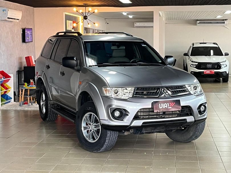 Mitsubishi Pajero DAKAR 3.2 4x4 T.I. Dies. 5p Aut.