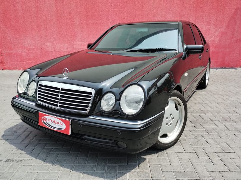 Mercedes E-55 AMG