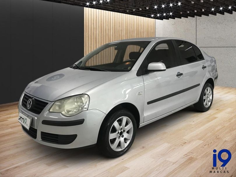 VolksWagen Polo Sedan 1.6 Mi Total Flex 8V 4p