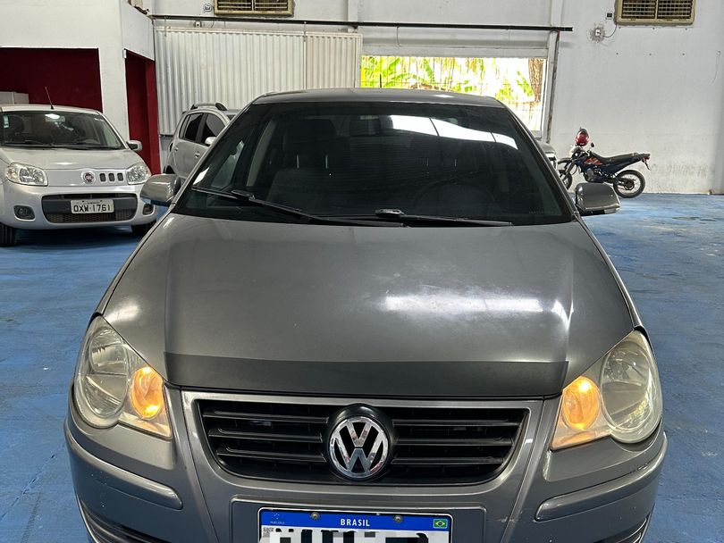 VolksWagen Polo Sedan 1.6 Mi Total Flex 8V 4p