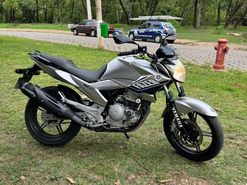 YAMAHA YS 250 FAZER/ FAZER L. EDITION /BLUEFLEX
