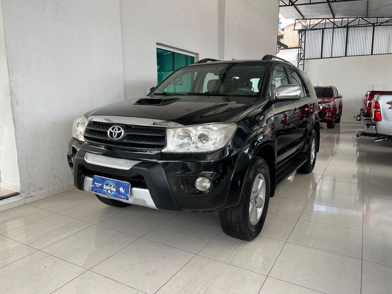 Toyota Hilux SW4 SRV D4-D 4x4 3.0 TDI Dies. Aut