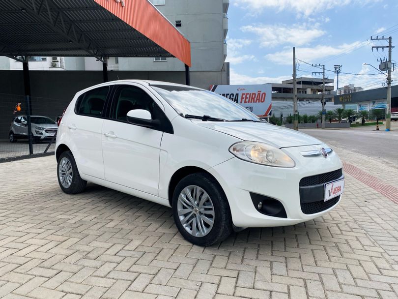 Fiat Palio ESSENCE 1.6 Flex 16V 5p