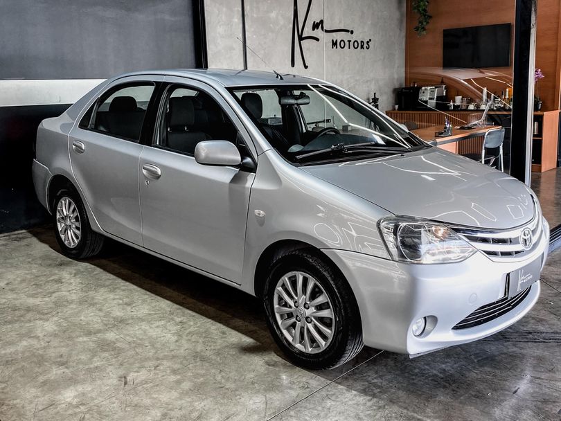 Toyota ETIOS XLS Sedan 1.5 Flex 16V 4p Mec.