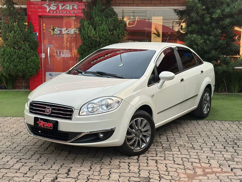 Fiat LINEA ESSENCE Dualogic 1.8 Flex 16V 4p