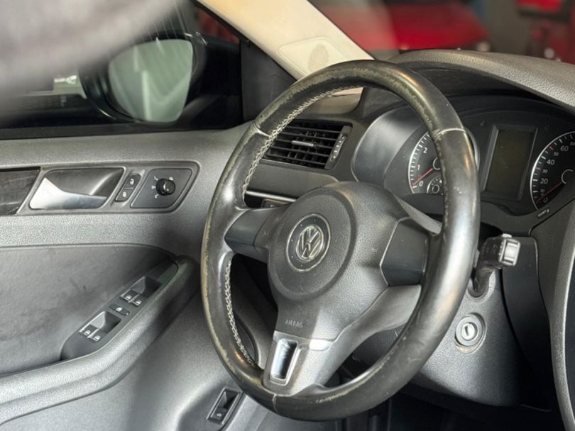 VolksWagen JETTA Comfortline 2.0 T.Flex 8V 4p Tipt.