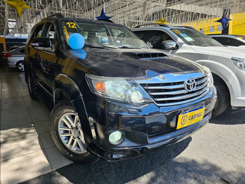 Toyota Hilux SW4 SRV D4-D 4x4 3.0 TDI Dies. Aut
