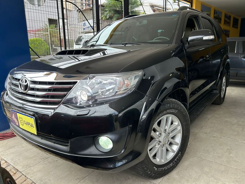 Toyota Hilux SW4 SRV D4-D 4x4 3.0 TDI Dies. Aut