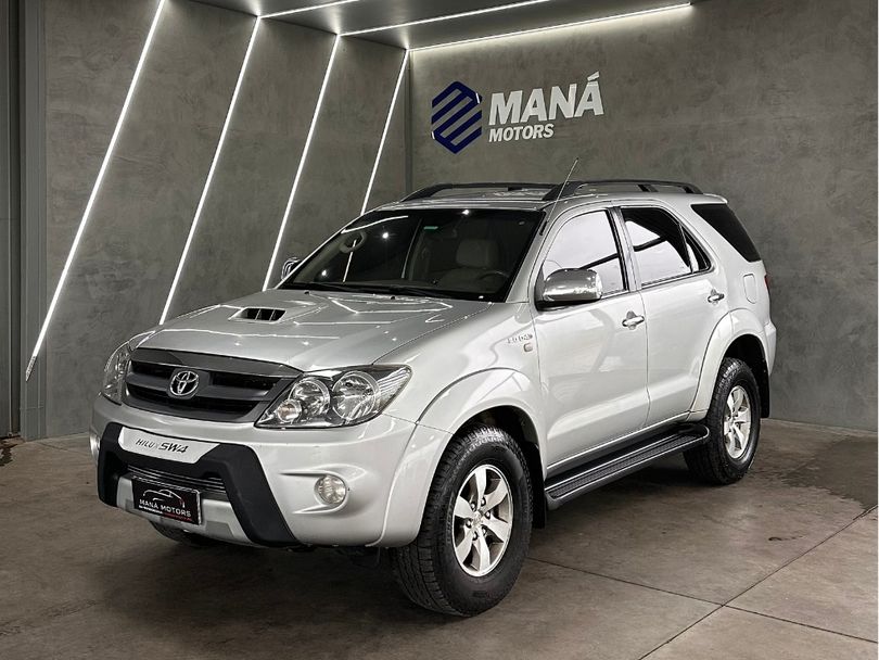 Toyota Hilux SW4 SRV D4-D 4x4 3.0 TDI Dies. Aut