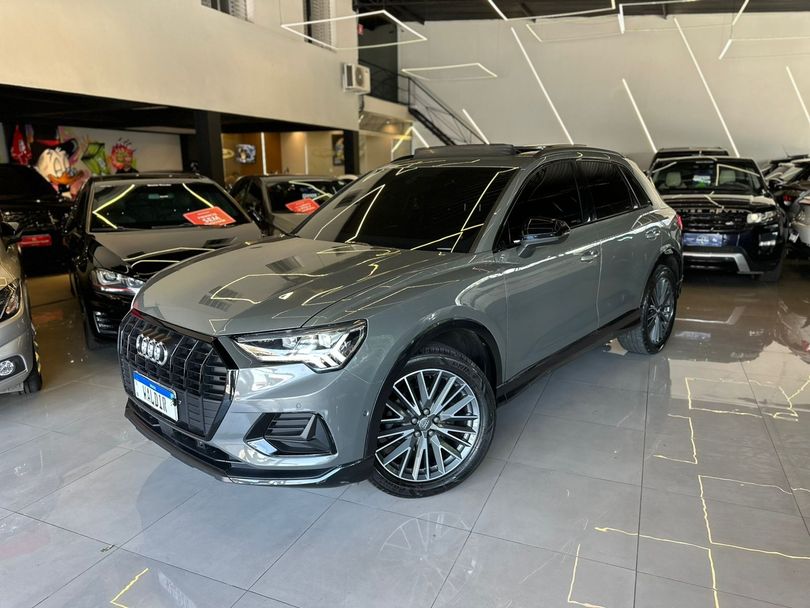 Audi Q3 Black Ed. 1.4 TFSI Flex/Black S-tron.